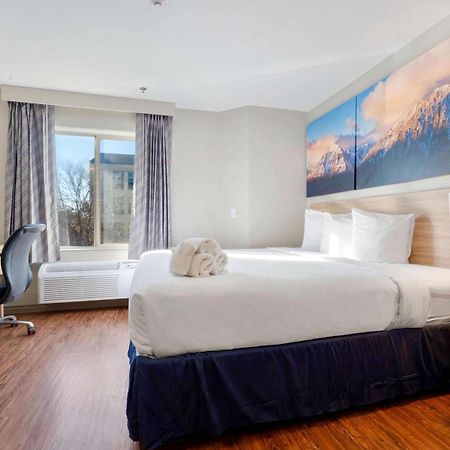 Days Inn By Wyndham Торнтон Екстер'єр фото